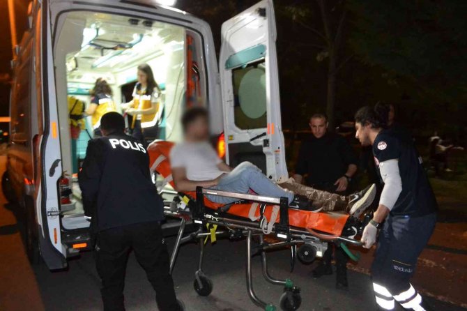 16 yaşındaki genç, arkadaşı tarafından bıçaklandı