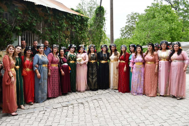 Aşiret lideri düğünler için limit koydu; uygulamaya kızından başladı