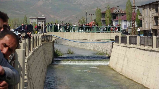 Eskiden kötü koku ve çöpten geçilmeyen derede rafting heyecanı