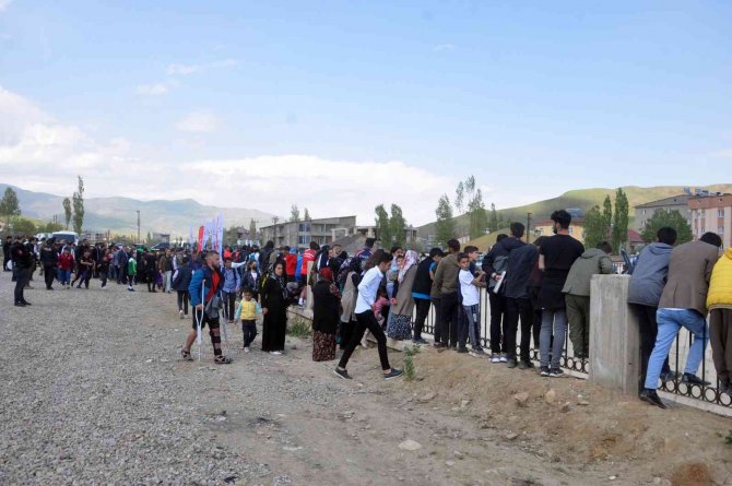 Eskiden kötü koku ve çöpten geçilmeyen derede rafting heyecanı
