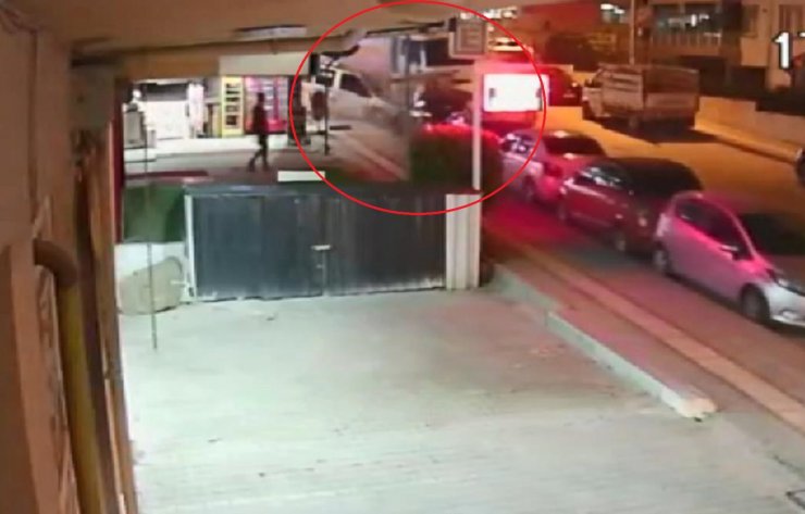 Freni boşalan kamyonun 9 araca çarptı