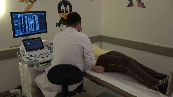 Kalbindeki deliği anjiyo ile giderildi