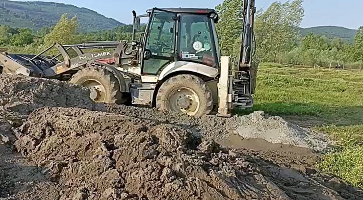 kazılan yerlerden 15 köpek ölüsü çıktı