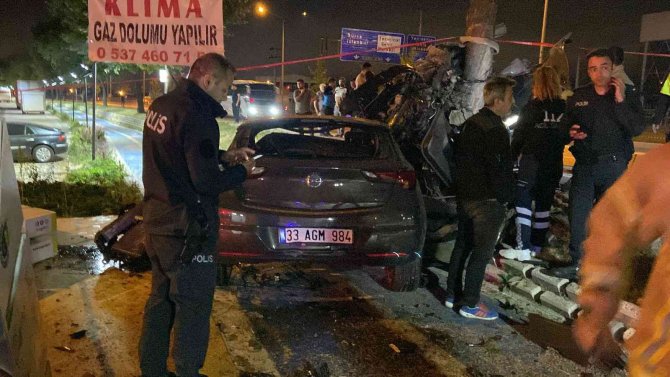 Parçalanan otomobilin sürücüsü astsubay hayatını kaybetti