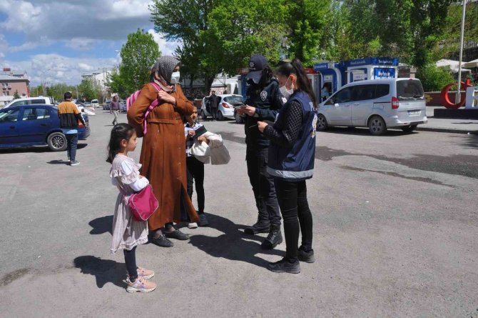 Polisten dolandırıcılık ve hırsızlığa karşı bilgilendirme