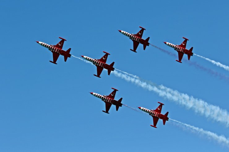 Türk Yıldızları nefes kesti