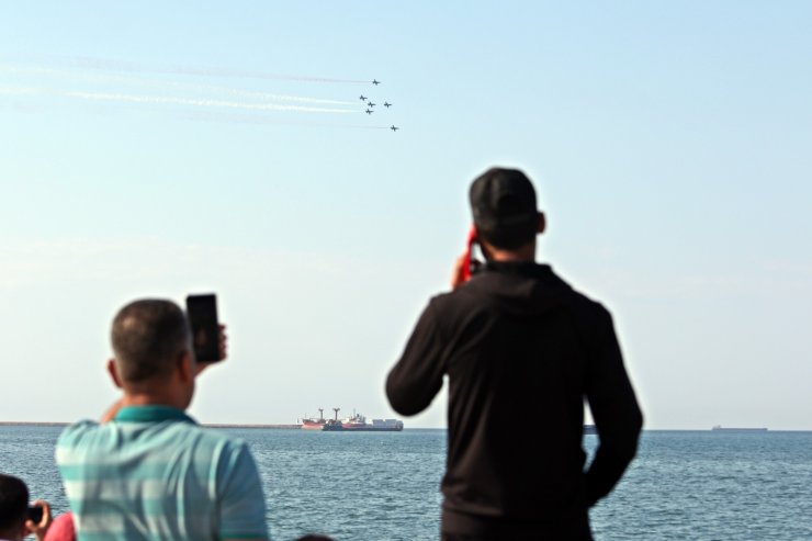 Türk Yıldızları nefes kesti