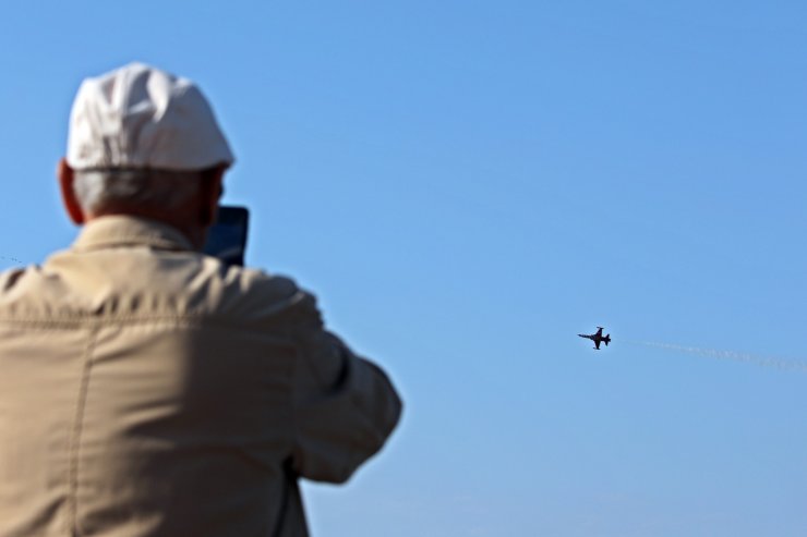 Türk Yıldızları nefes kesti