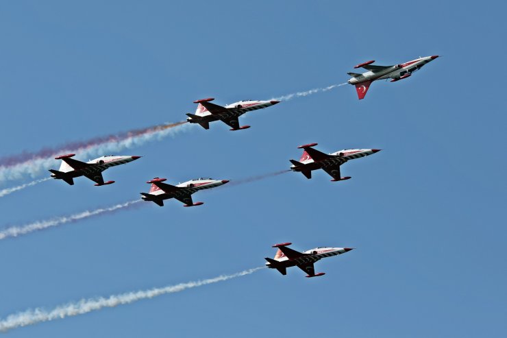 Türk Yıldızları nefes kesti