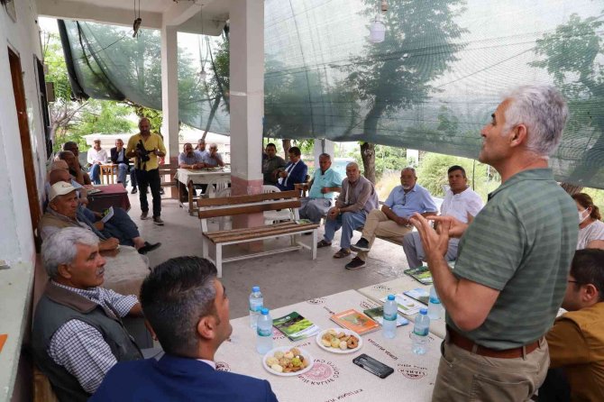 Üreticilere ’doğru bitki besleme’ semineri