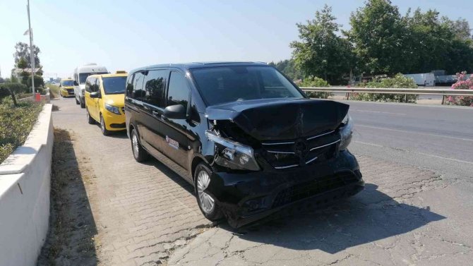 Zincirleme kazada İngiliz turist yaralandı