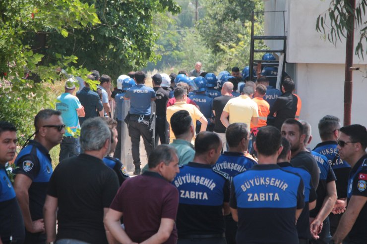 2 katlı evin yıkımında arbede