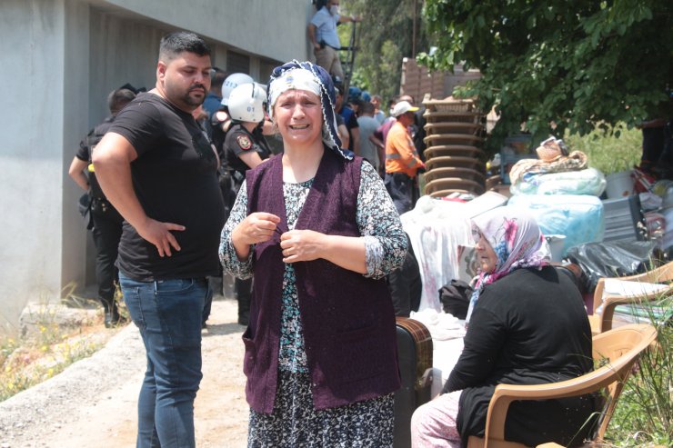 2 katlı evin yıkımında arbede