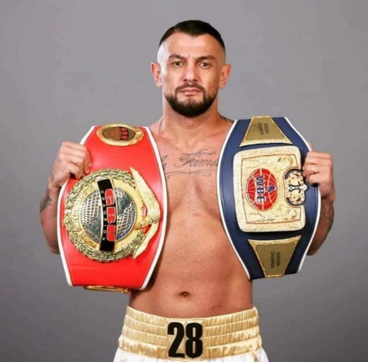 Almanya'da ringde ölen boksör, memleketinde son yolcuğuna uğurlandı