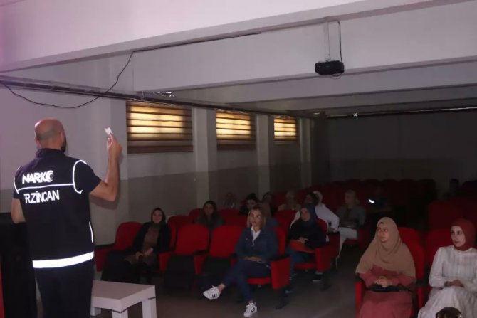 Annelere madde bağımlılığı anlatıldı