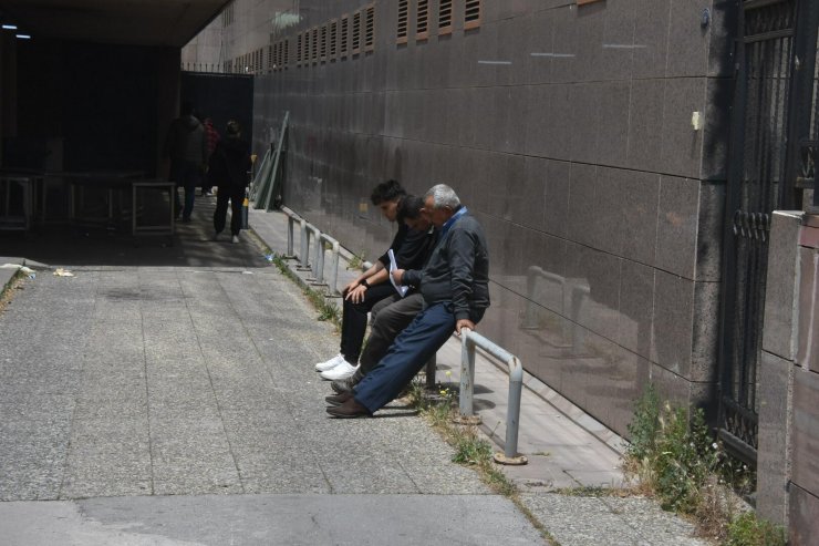 Boğulan ikizler, okuldan yaylaya dönerken serinlemek için gölete girmiş