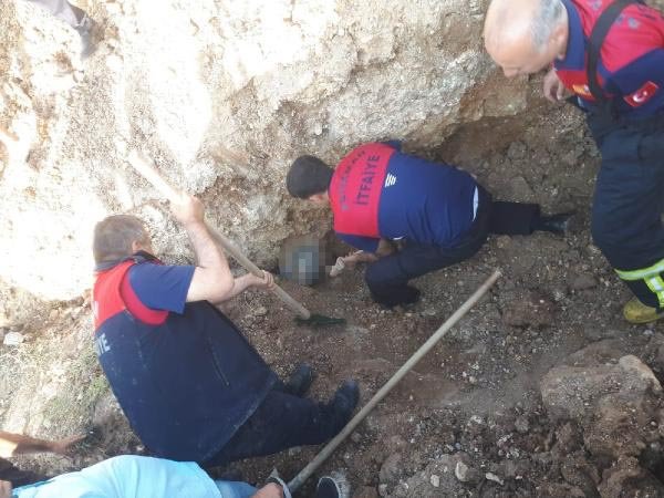 Demir toplarken göçük altında kalarak hayatını kaybetti