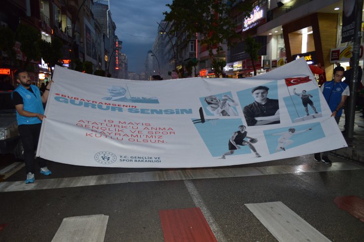 Elazığ’da fener alayı yürüyüşü düzenlendi