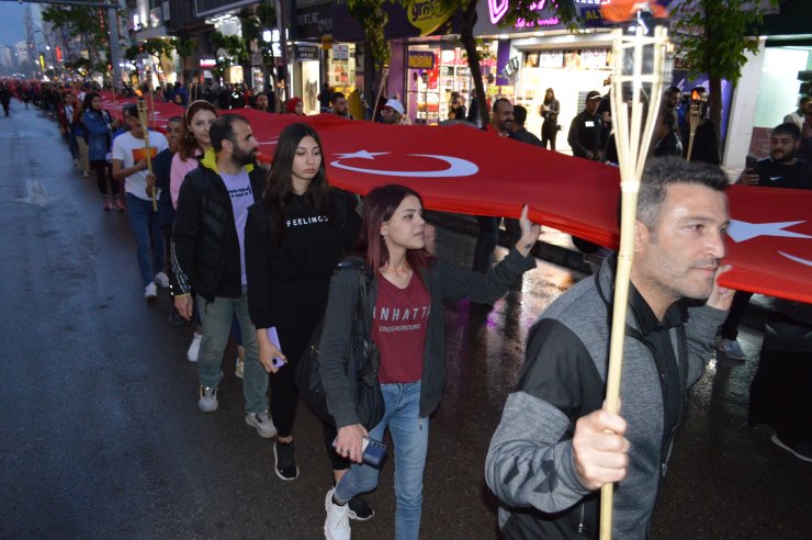 Elazığ’da fener alayı yürüyüşü düzenlendi