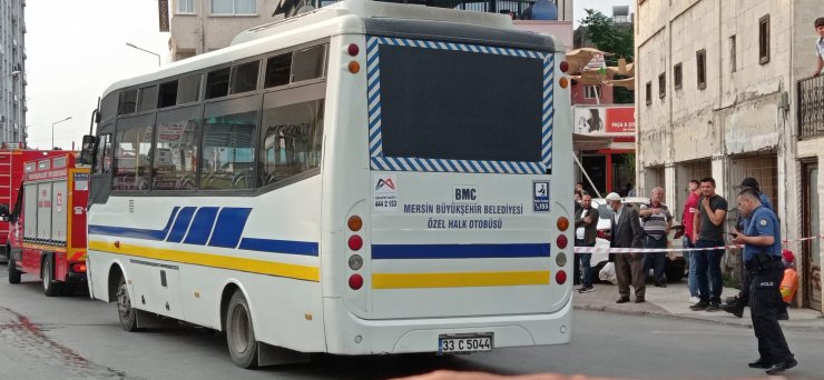 Halk otobüsünün altında kalan kadın hayatını kaybetti