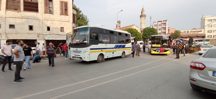 Halk otobüsünün altında kalan kadın hayatını kaybetti
