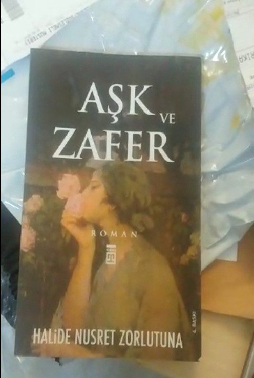 İnternetten telefon siparişi verdi, telefon yerine kitap geldi