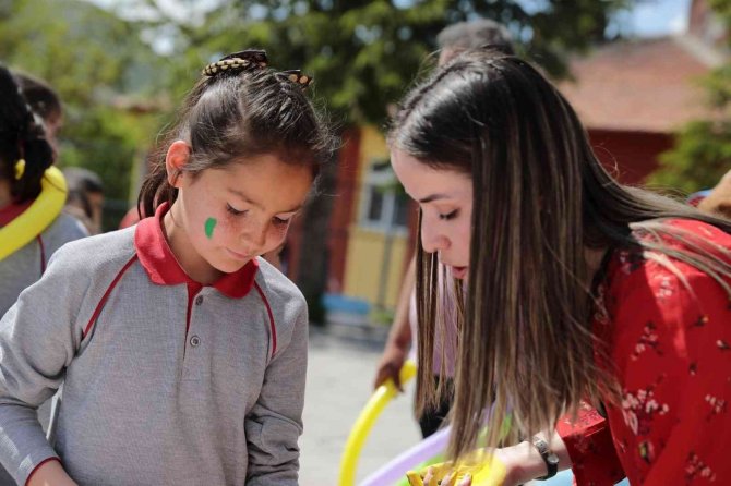 ’Küçük dokunuşlar, büyük mutluluklar’ projesi devam ediyor