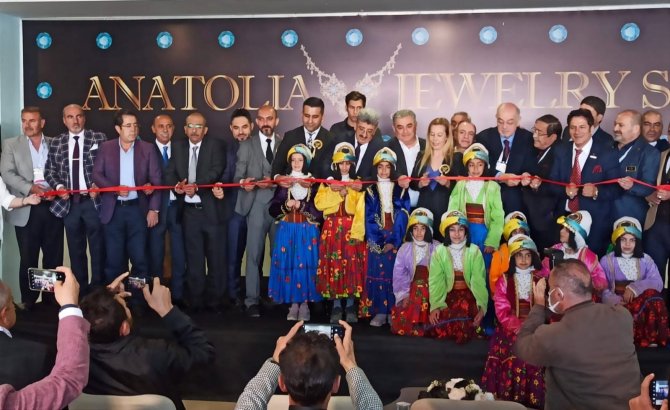 Kuyum fuarına 40 şehirden 100’den fazla kuyumcu katıldı