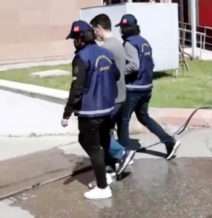 Okul ve site kapılarını çalan şüpheliye tutuklama