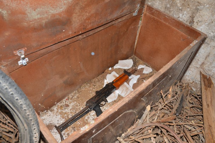 Operasyonlarda ruhsatsız 651 silah ele geçirildi