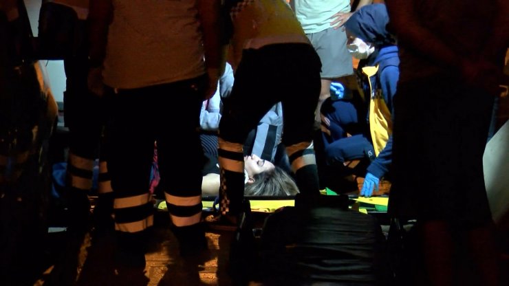 Otomobille takla attı yaralı arkadaşını bırakıp kaçtı