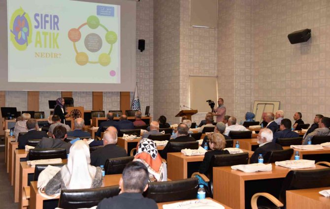Selçuklu’da mahalle muhtarlarına sıfır atık eğitimi