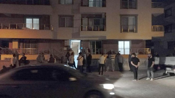 Üniversite öğretim üyesi evinde ölü bulundu