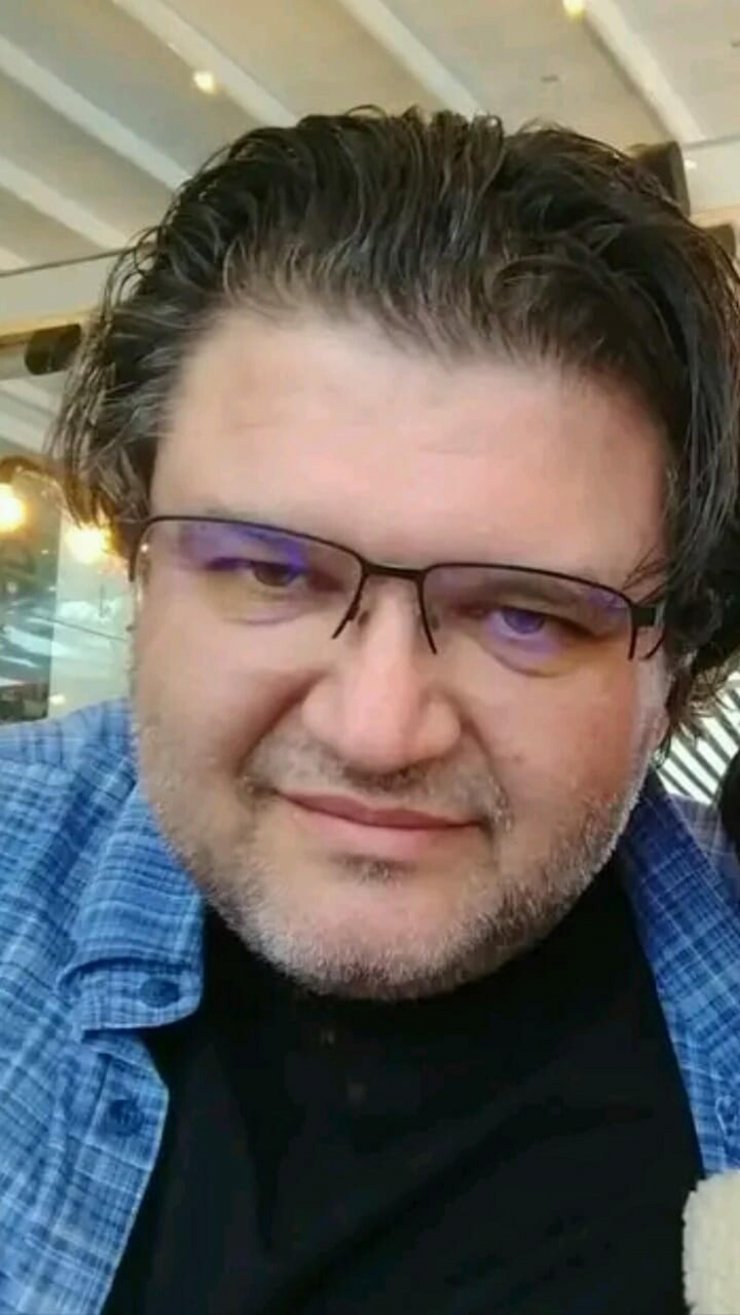 Üniversite öğretim üyesi evinde ölü bulundu