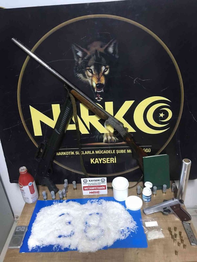 Uyuşturucu taciri, yapılan ortak operasyonla yakalandı