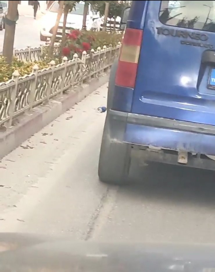 Yola çöp atan sürücüye 196 TL ceza