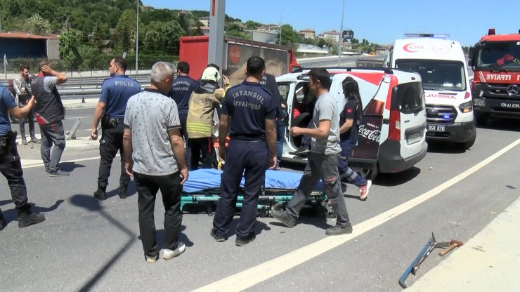 Araç bariyerlere çarptı; sürücü ağır yaralandı