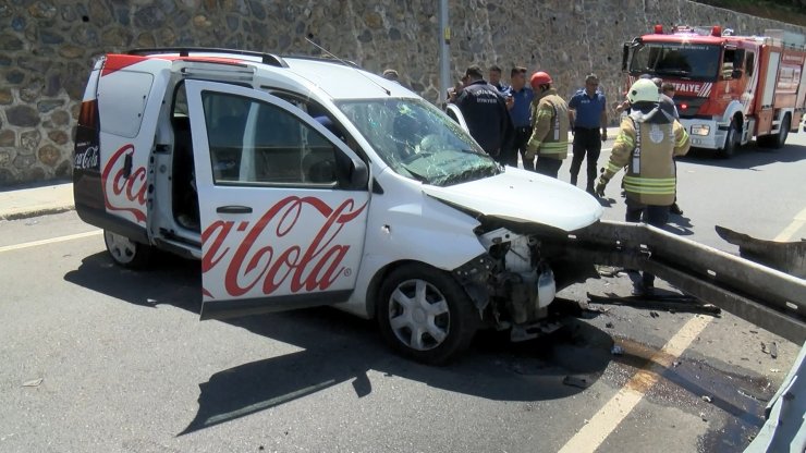 Araç bariyerlere çarptı; sürücü ağır yaralandı 