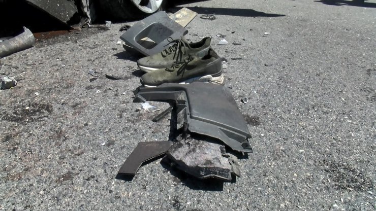 Araç bariyerlere çarptı; sürücü ağır yaralandı 