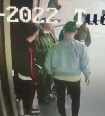 Bin 500 euroyu el çabukluğuyla çaldılar