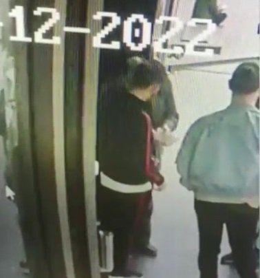 Bin 500 euroyu el çabukluğuyla çaldılar