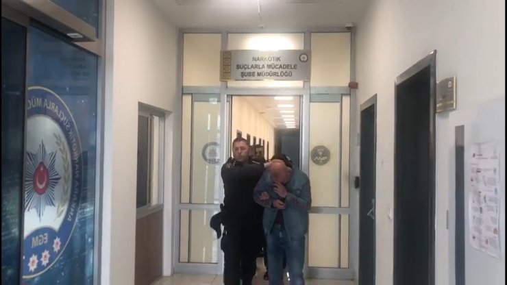 Böbreğini satıp, villada uyuşturucu imalathanesi kurmuş