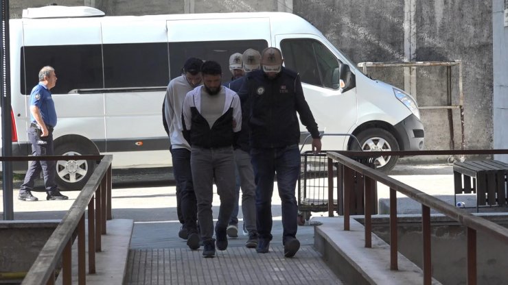 Bursa'da DEAŞ'lı 'canlı bomba' ve 2 kişi adliyede