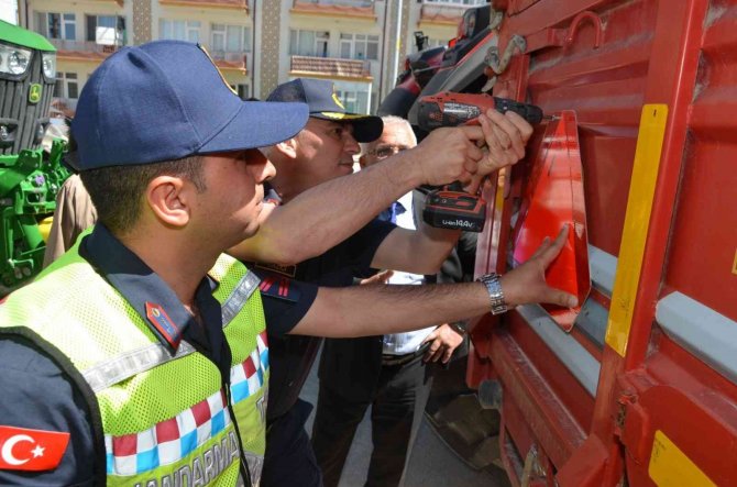 Ereğli’de traktör sürücülerine eğitim verildi