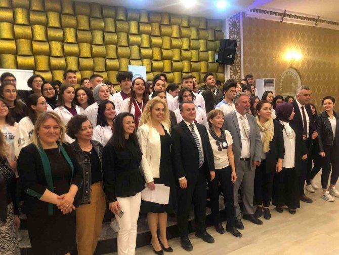 Genç arabulucular yemin etti