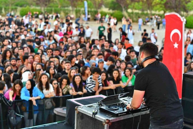 Gençlere sanat etkinlikleri için ücretsiz 35 bin bilet