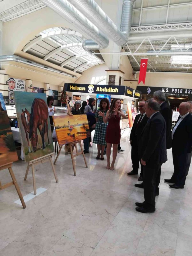 Kara kalem resim sergisi açıldı