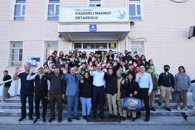 Konya’da öğrenciler okullarına güvenli bisiklet yolu ile gidiyor