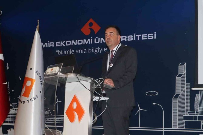 Öğrenciler sordu, iş dünyası cevapladı: ‘Dijital dönüşümden korkmamalıyız’