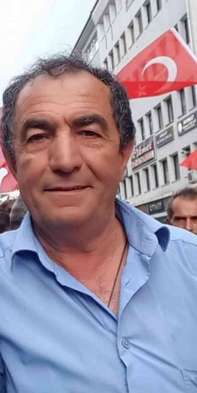 Otobüse binerken kalp krizi geçiren sürücü hayatını kaybetti